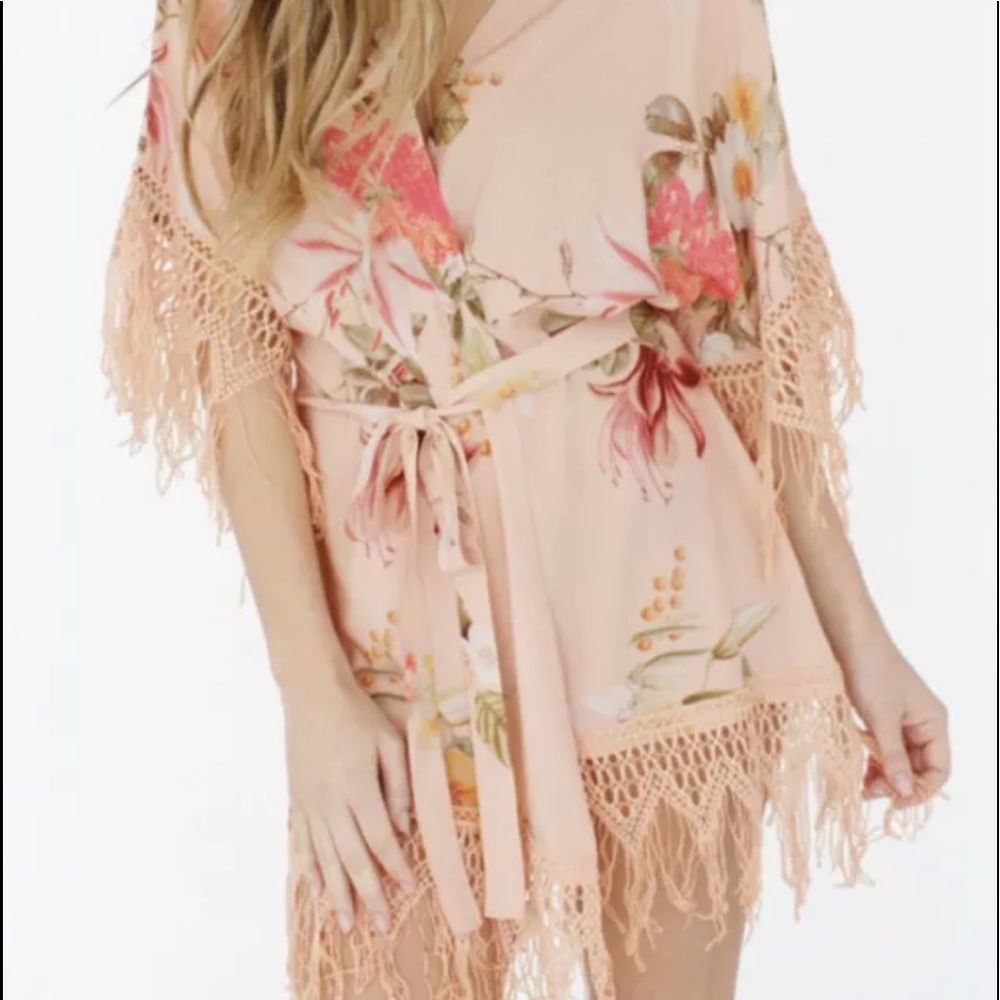 BHLDN Plum Pretty Sugar Hibiscus Floral Robe Kimono Fringe Trim Blush - Picture 1 of 5